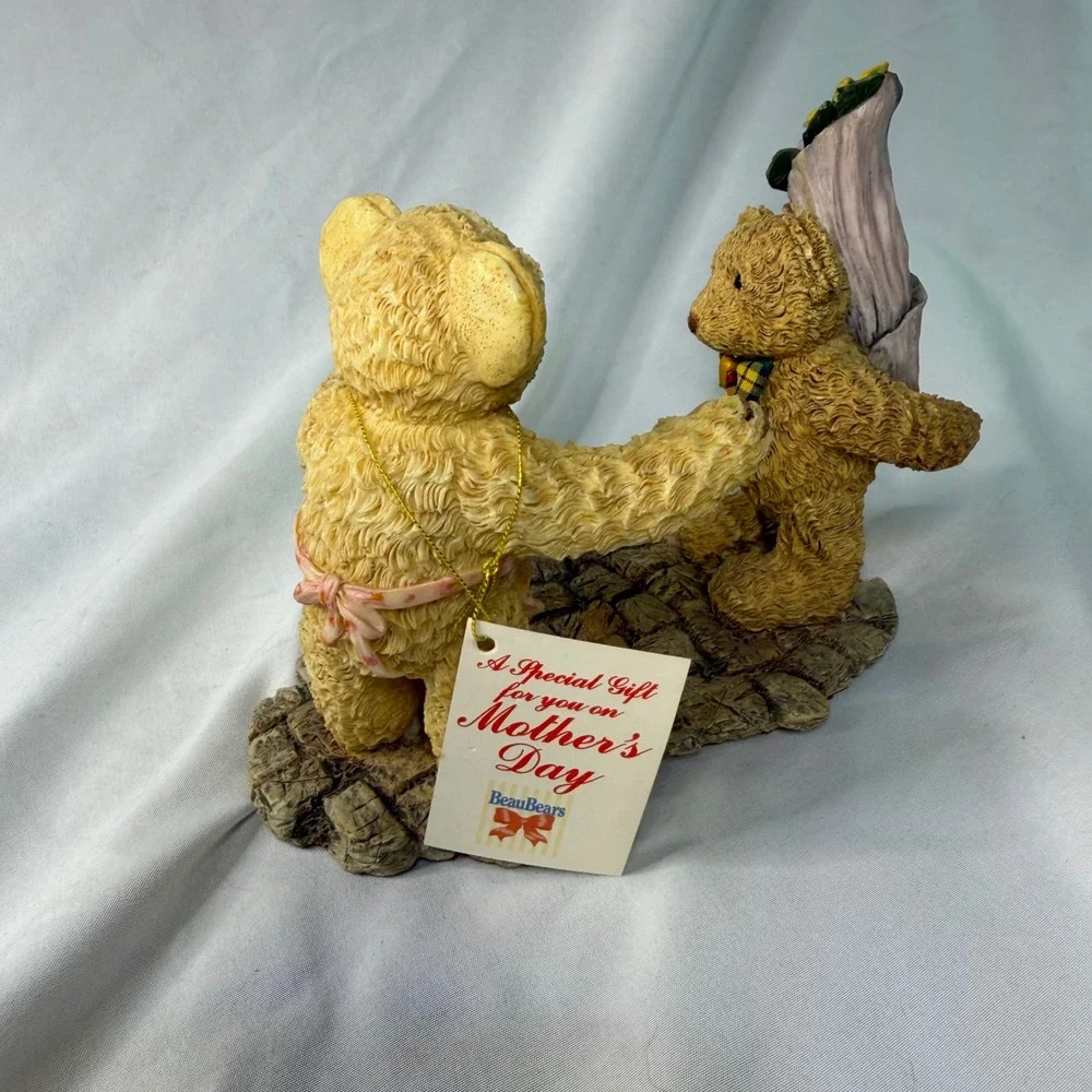 BeauBears A Special Day Teddy Bear Figurine Mothers Day Gift Flowers Resin Decor